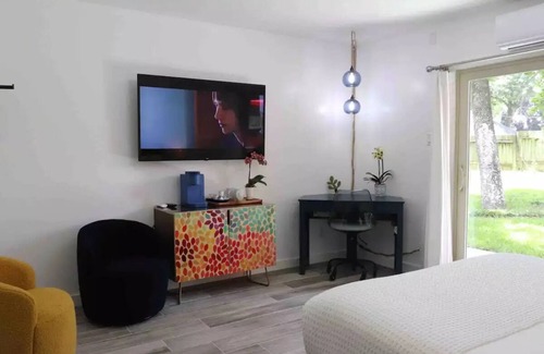 Wimbledon Falls Apartment | Guests Studio