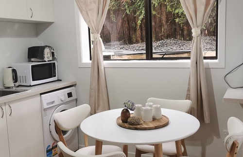 Lynmore Apartment | Guests Suite 5 minutes to Redwoods