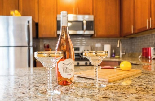 Streeterville Condo | Guild #2 | Gold Coast Mag Mile Best Location