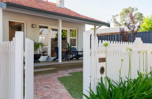 Guildford House | Guildford Cottage By Swan Bnb Management