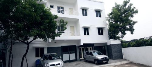 Little Mount House | GUINDY CHENNAI STAYS