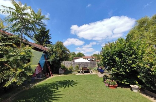 Chalons-en-Champagne Apartment | Guitar Studio - Music in Champagne