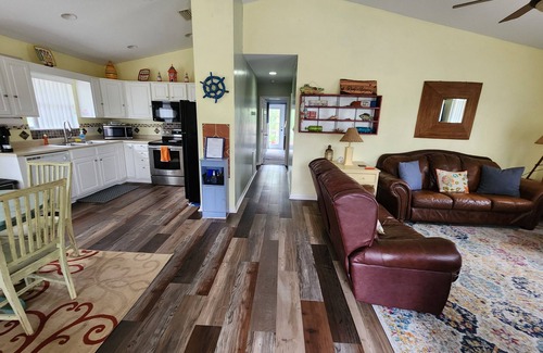 Steinhatchee House | GULF ACCESS home w/dockage, private yard & 2 min walk to eat and stores!