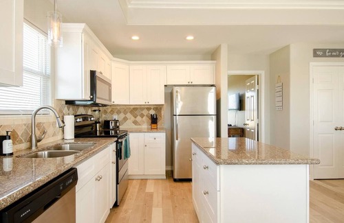 Crystal Beach House | Gulf Breeze - 2 bedroom, 2 bath home that sleeps 6 - Beach & The Gulf Breeze!