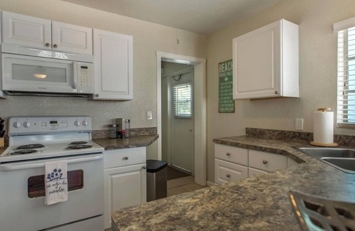 Indian Rocks Beach Cottage | Gulf Breeze Inn- Indian Rocks