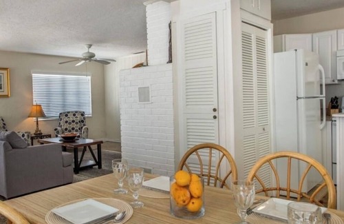 Indian Rocks Beach Cottage | Gulf Breeze Inn- Indian Rocks
