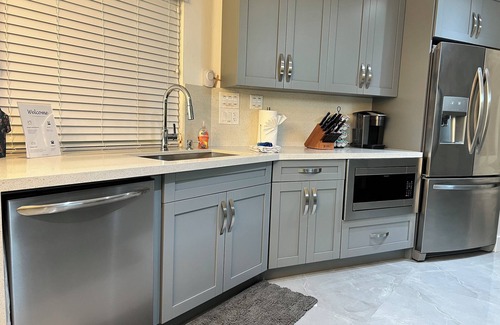 Caloosahatchee House | Gulf Coast Paradise – 4BR Waterfront Gulf Access with Heated Pool in Cape Coral