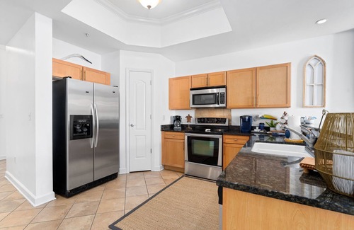 Gulfport Condo | Gulf-Front Luxury End Unit with Infinity Pool,