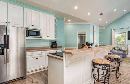 Silver Cay House | Gulf-View Home - Bay Views, Free Internet, Central AC, Washer & Dryer