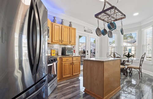 Gulfport Condo | Gulfport-Biloxi Retreat ★ 3BR ★ 2 Pools ★ Hot Tub ★ PS5 ★ Xbox ★ Wi-Fi ★ Clean