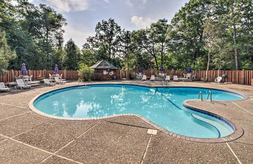 Lake Shore House | Gull Lake All-Season Getaway with Private Deck