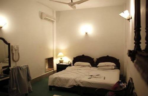 Gulshan-e-Iqbal Hotel | Gulshan Family Couple Guest House Hotel Gulshan-e-iqbal