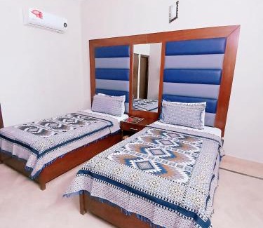 Gulshan-e-Iqbal Hotel | GULSHAN PALACE Near Agha Khan Hospital Expo Center Airport