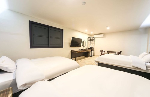 Gunsan Hotel | Gunsan H