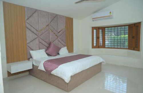 Gurugram Villa | Gurgaon Farmhouse 3 BHK with Private Pool and Big Lawn