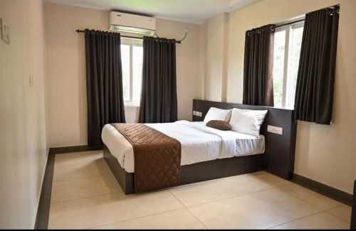 Kuppaayil Apartment | Guruvayoor Suits Pankaj Suits