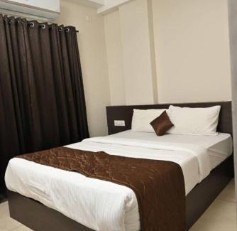 Kuppaayil Apartment | Guruvayoor Suits Pankaj Suits