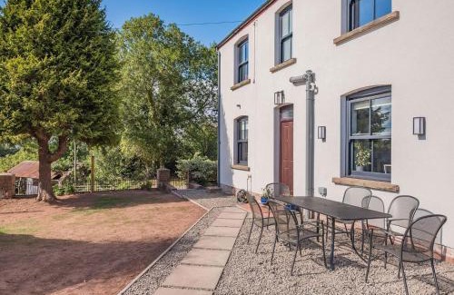 Llanfihangel Tal-y-llyn House | Gwrlodde