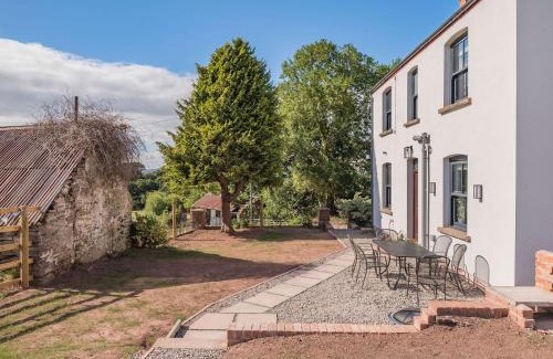 Llanfihangel Tal-y-llyn House | Gwrlodde