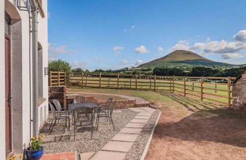 Llanfihangel Tal-y-llyn House | Gwrlodde