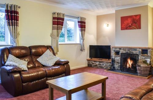 Llandrindod Wells House | Gwynfan Bungalow