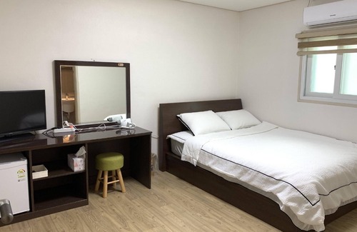 Gyeongju Hotel | Gyeongju Bulguksa Roamers Stay