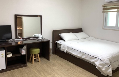 Gyeongju Hotel | Gyeongju Bulguksa Roamers Stay