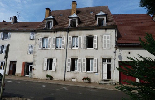 Clairvaux-les-Lacs Apartment | GYPSI apartment in character house