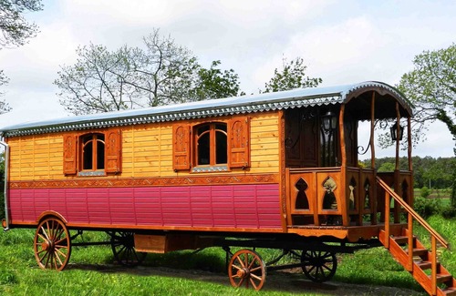 Sulniac House | Gypsy caravan