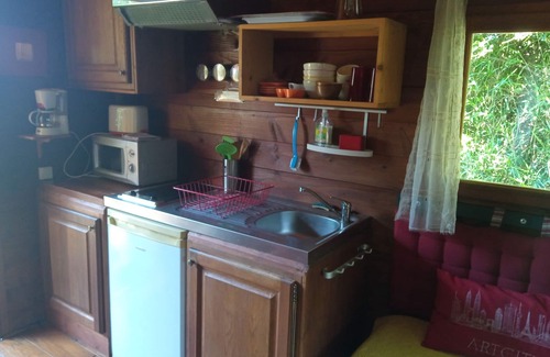 Saint-Martin-des-Champs House | Gypsy caravan in the middle of the countryside in Mont-Saint-Michel bay for 2 to 4 people.