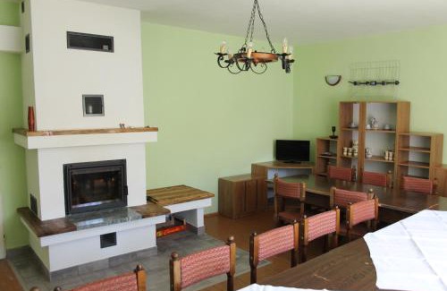 Nova Bana House | Hájenka Bukovina Nová Baňa