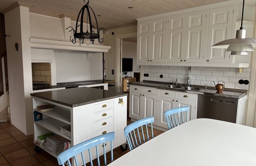 Tranas House | Härlig Villa i Lantlig Miljö Nära Sjön Sommen