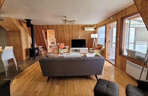St. Felicien Ski Chalet | Hôtel à la maison - Chalet le Jeannot, vue et lac