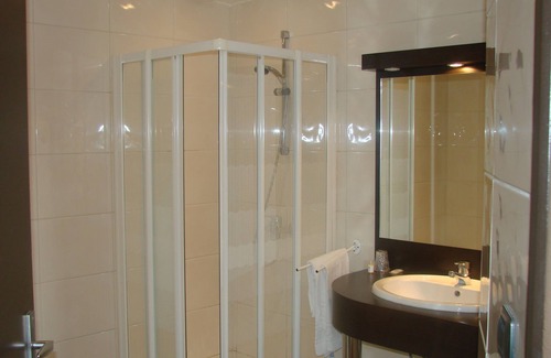 Baraqueville Hotel | Hôtel authentic by balladins – Rodez/Le Ségala