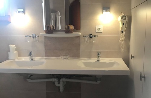 Saint-Maurice Hotel | Hôtel De La Dent-du-Midi