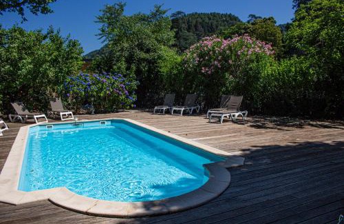 Vals-les-Bains Hotel | Hôtel Helvie - Teritoria