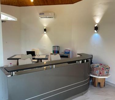 Moroni Hotel | Hôtel La Grillade