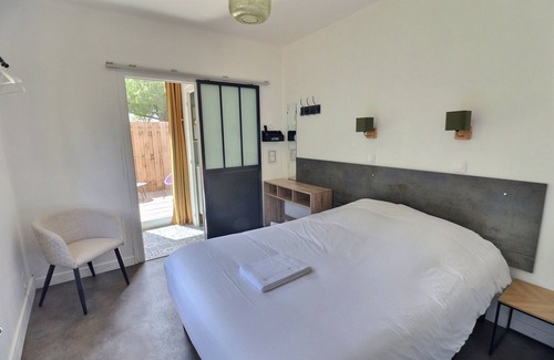 Saint-Vincent-Sterlanges Hotel | Hôtel Le Smile