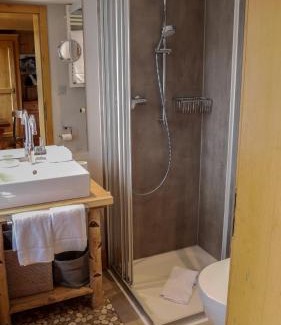 St. Luc Hotel | Hôtel Le Grand Chalet Favre