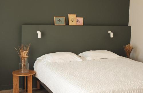 Ploufragan Hotel | Hôtel Les Voisins Beaucemaine