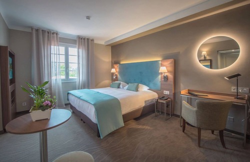 Carros Hotel | Hôtel Lou Castelet