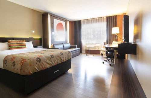 Ste. Foy Hotel | Hôtel Must – Aéroport de Québec par JARO
