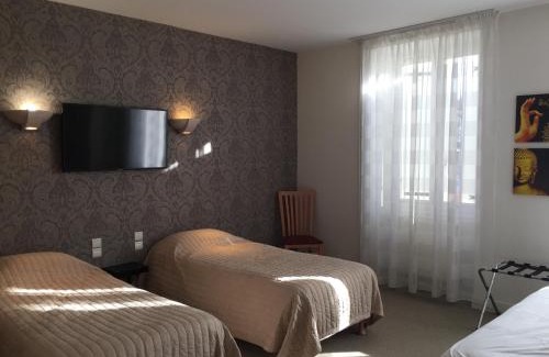 Barbezieux-Saint-Hilaire Hotel | Hôtel Restaurant La Boule d'Or