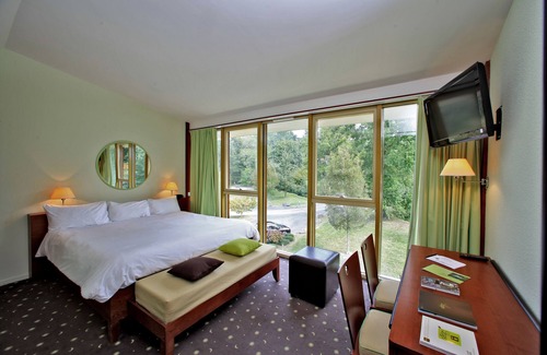 Hagetmau Hotel | Hôtel Restaurant des Lacs d'Halco