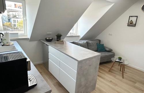 Mitte Apartment | HÖL-Moderne Wohnung in zentraler Lage, Schallschutzfenster, 24h-Self-check-in, Disney Plus