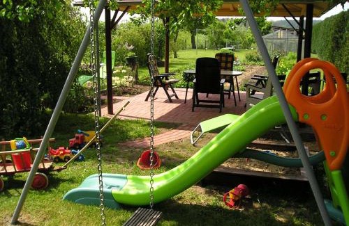 Kroepelin Apartment | Hübsche Wohnung in Kröpelin mit eigener Terrasse