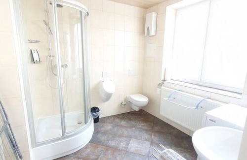 Swisttal Apartment | Hübsches Zimmer mit Eigenem Bad und Kochecke, Gute Verkehrsanbindung