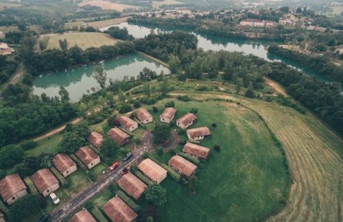 Monclar-de-Quercy Resort | H des Lacs 3p 4 pers
