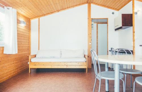 Monclar-de-Quercy Resort | H des Lacs 3p 4 pers