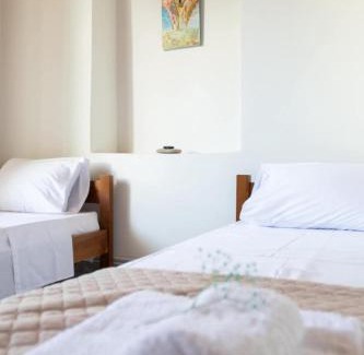 Filiatra House | H&H Helens House
